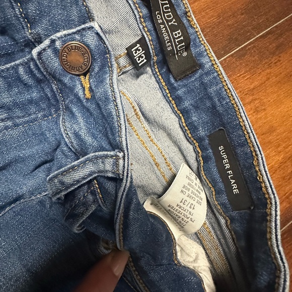 Judy Blue super bell bottom Flare Jeans sz 13/31 EUC - Picture 4 of 4